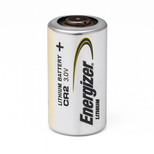 Pila Energizer CR2 de litio 3.0 V, vista lateral con borne positivo visible